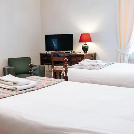 Gasthuis Twin Beds Av Republica I